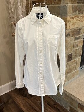 American Eagle Outfitters White Button-Up Shirt